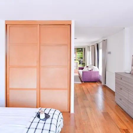 Loft Lumineux Hyper Centre Rer A 5 Min - Parking Gratuit *