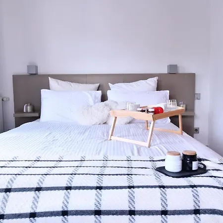 Loft Lumineux Hyper Centre Rer A 5 Min - Parking Gratuit *